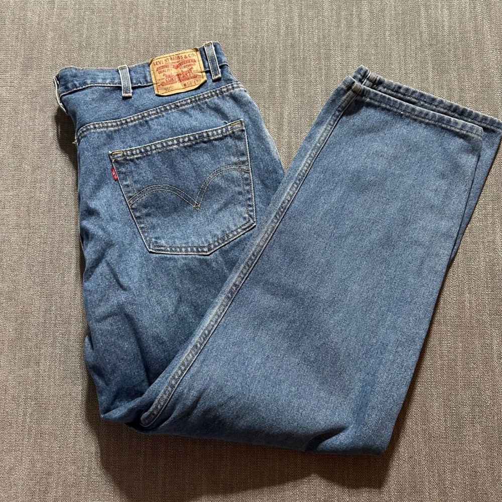 Levi's 550 Jeans Mens 44(42)x32 Blue Relaxed Fit Tapered Leg Medium Wash Denim